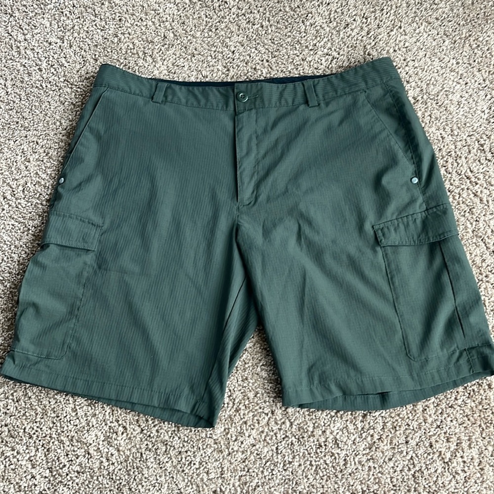 Under Armour Lightweight Shorts Size 38